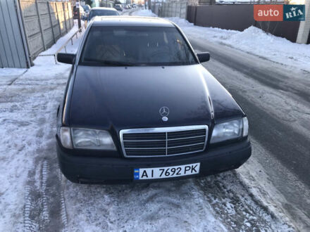 Синій Мерседес Ц-Клас, об'ємом двигуна 2 л та пробігом 373 тис. км за 1700 $, фото 1 на Automoto.ua