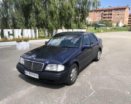 Синій Мерседес Ц-Клас, об'ємом двигуна 1.8 л та пробігом 300 тис. км за 2800 $, фото 1 на Automoto.ua