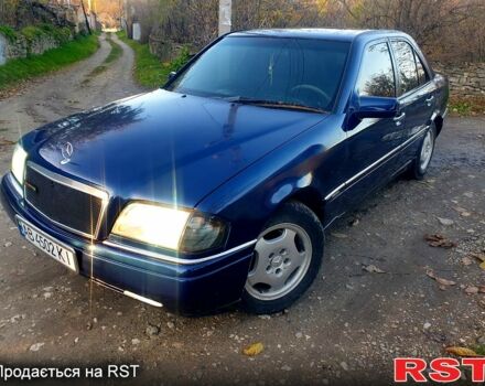 Мерседес Ц-Класс 1995 в Виннице на Automoto.ua Синий Мерседес Ц-Класс, объемом двигателя 1.8 л и пробегом 320 тыс. км за 2497 $, фото 1 на Automoto.ua