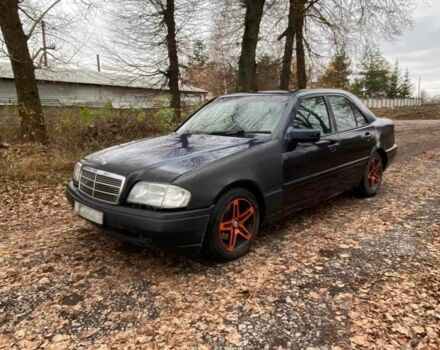 Синий Мерседес Ц-Класс, объемом двигателя 1.8 л и пробегом 200 тыс. км за 2000 $, фото 1 на Automoto.ua