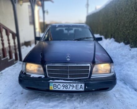 Синий Мерседес Ц-Класс, объемом двигателя 1.8 л и пробегом 360 тыс. км за 1250 $, фото 1 на Automoto.ua