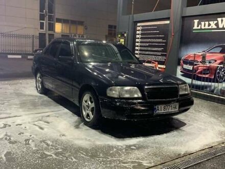 Мерседес Ц-Класс 1995 в Коростене на Automoto.ua Синий Мерседес Ц-Класс, объемом двигателя 2 л и пробегом 300 тыс. км за 2500 $, фото 1 на Automoto.ua