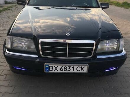 Мерседес Ц-Клас 1995 у Хмельницькому на Automoto.ua Синій Мерседес Ц-Клас, об'ємом двигуна 1.8 л та пробігом 347 тис. км за 2800 $, фото 1 на Automoto.ua