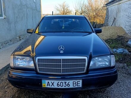 Синій Мерседес Ц-Клас, об'ємом двигуна 1.8 л та пробігом 0 тис. км за 1800 $, фото 1 на Automoto.ua