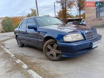 Мерседес Ц-Класс 1996 в Ватутино на Automoto.ua Синий Мерседес Ц-Класс, объемом двигателя 1.8 л и пробегом 365 тыс. км за 2500 $, фото 1 на Automoto.ua
