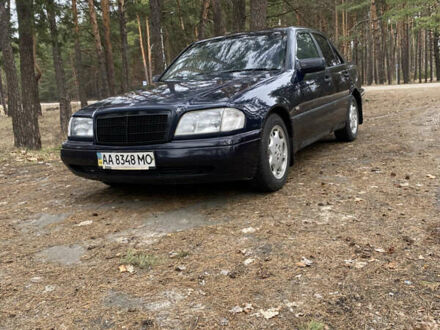 Мерседес Ц-Класс 1996 в Киеве на Automoto.ua Синий Мерседес Ц-Класс, объемом двигателя 2.3 л и пробегом 410 тыс. км за 2999 $, фото 1 на Automoto.ua