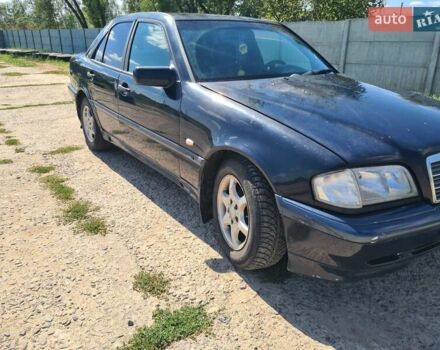 Синій Мерседес Ц-Клас, об'ємом двигуна 1.8 л та пробігом 395 тис. км за 3000 $, фото 1 на Automoto.ua