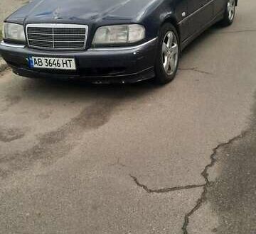 Мерседес Ц-Класс 1997 в Киеве на Automoto.ua Синий Мерседес Ц-Класс, объемом двигателя 2 л и пробегом 405 тыс. км за 2200 $, фото 1 на Automoto.ua