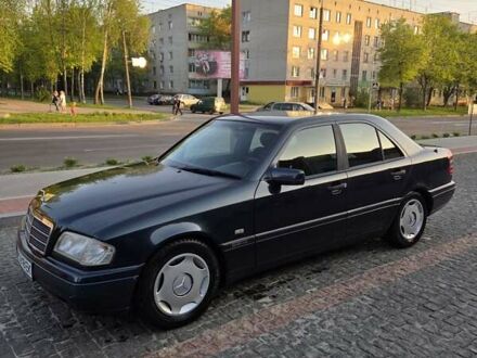Мерседес Ц-Класс 1997 в Бахмаче на Automoto.ua Синий Мерседес Ц-Класс, объемом двигателя 1.8 л и пробегом 195 тыс. км за 4200 $, фото 1 на Automoto.ua
