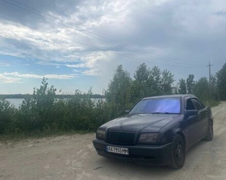 Синій Мерседес Ц-Клас, об'ємом двигуна 1.8 л та пробігом 316 тис. км за 3000 $, фото 1 на Automoto.ua