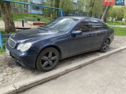Синій Мерседес Ц-Клас, об'ємом двигуна 2.1 л та пробігом 570 тис. км за 5000 $, фото 1 на Automoto.ua