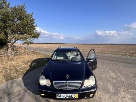 Синій Мерседес Ц-Клас, об'ємом двигуна 2.2 л та пробігом 400 тис. км за 1850 $, фото 1 на Automoto.ua