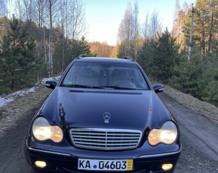 Синий Мерседес Ц-Класс, объемом двигателя 2.2 л и пробегом 400 тыс. км за 1999 $, фото 1 на Automoto.ua