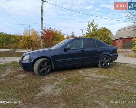 Мерседес Ц-Класс 2000 в Каменское - Днепродзержинск на Automoto.ua Синий Мерседес Ц-Класс, объемом двигателя 2.15 л и пробегом 330 тыс. км за 4450 $, фото 1 на Automoto.ua