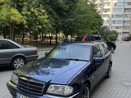 Мерседес Ц-Класс 2000 в Луцке на Automoto.ua Синий Мерседес Ц-Класс, объемом двигателя 2.1 л и пробегом 376 тыс. км за 3100 $, фото 1 на Automoto.ua