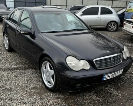 Синий Мерседес Ц-Класс, объемом двигателя 2 л и пробегом 185 тыс. км за 3400 $, фото 1 на Automoto.ua