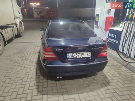 Синий Мерседес Ц-Класс, объемом двигателя 2 л и пробегом 320 тыс. км за 2500 $, фото 1 на Automoto.ua