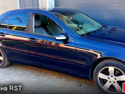 Синій Мерседес Ц-Клас, об'ємом двигуна 2 л та пробігом 360 тис. км за 4000 $, фото 1 на Automoto.ua