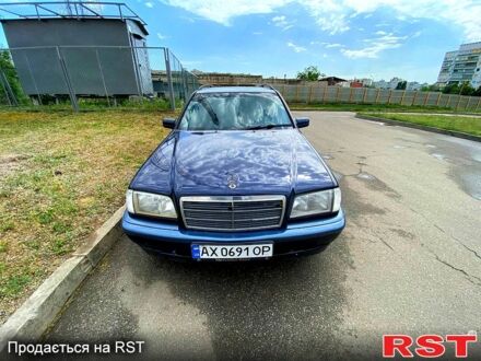 Мерседес Ц-Класс 2000 в Харькове на Automoto.ua Синий Мерседес Ц-Класс, объемом двигателя 2.1 л и пробегом 490 тыс. км за 2300 $, фото 1 на Automoto.ua
