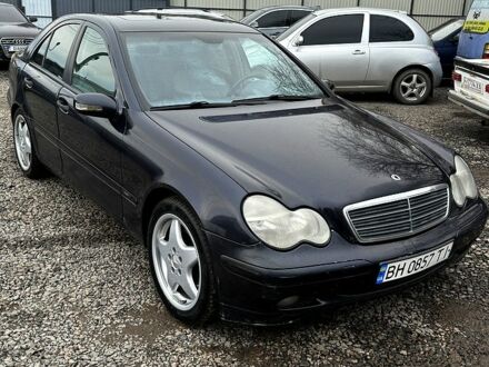 Синий Мерседес Ц-Класс, объемом двигателя 2 л и пробегом 185 тыс. км за 3400 $, фото 1 на Automoto.ua