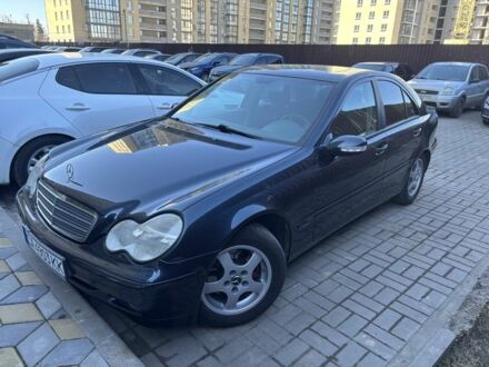 Синій Мерседес Ц-Клас, об'ємом двигуна 2 л та пробігом 343 тис. км за 4700 $, фото 1 на Automoto.ua