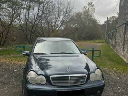 Мерседес Ц-Класс 2001 в Костополе на Automoto.ua Синий Мерседес Ц-Класс, объемом двигателя 2.2 л и пробегом 378 тыс. км за 2450 $, фото 1 на Automoto.ua