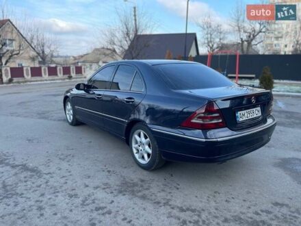 Синий Мерседес Ц-Класс, объемом двигателя 2.69 л и пробегом 380 тыс. км за 5000 $, фото 1 на Automoto.ua
