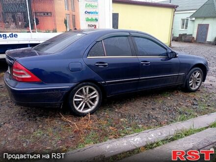 Мерседес Ц-Класс 2001 в Новоархангельске на Automoto.ua Синий Мерседес Ц-Класс, объемом двигателя 2 л и пробегом 346 тыс. км за 4400 $, фото 1 на Automoto.ua