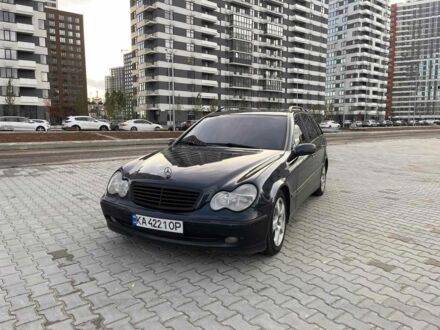 Синий Мерседес Ц-Класс, объемом двигателя 2.7 л и пробегом 514 тыс. км за 6000 $, фото 1 на Automoto.ua