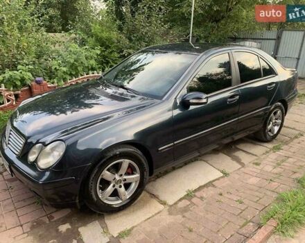 Синій Мерседес Ц-Клас, об'ємом двигуна 2.15 л та пробігом 330 тис. км за 5600 $, фото 1 на Automoto.ua