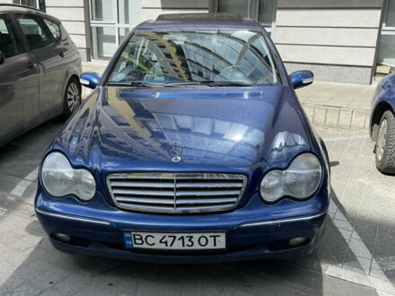 Синий Мерседес Ц-Класс, объемом двигателя 2 л и пробегом 164 тыс. км за 4500 $, фото 1 на Automoto.ua