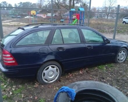 Синий Мерседес Ц-Класс, объемом двигателя 2.7 л и пробегом 250 тыс. км за 2900 $, фото 1 на Automoto.ua