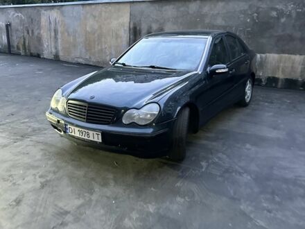 Синій Мерседес Ц-Клас, об'ємом двигуна 2 л та пробігом 483 тис. км за 2500 $, фото 1 на Automoto.ua