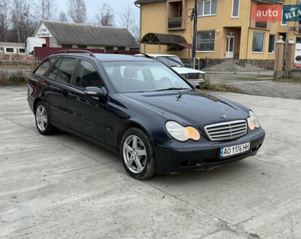 Синий Мерседес Ц-Класс, объемом двигателя 2.2 л и пробегом 343 тыс. км за 4500 $, фото 1 на Automoto.ua