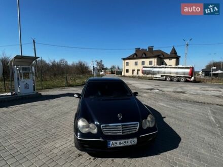 Синий Мерседес Ц-Класс, объемом двигателя 2.69 л и пробегом 458 тыс. км за 4300 $, фото 1 на Automoto.ua