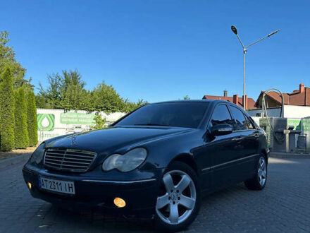 Мерседес Ц-Класс 2002 в Ивано-Франковске на Automoto.ua Синий Мерседес Ц-Класс, объемом двигателя 2 л и пробегом 270 тыс. км за 3599 $, фото 1 на Automoto.ua