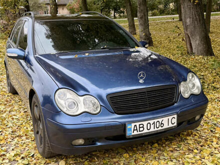 Мерседес Ц-Класс 2002 в Калиновке на Automoto.ua Синий Мерседес Ц-Класс, объемом двигателя 1.8 л и пробегом 294 тыс. км за 4600 $, фото 1 на Automoto.ua