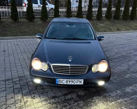 Синій Мерседес Ц-Клас, об'ємом двигуна 2 л та пробігом 263 тис. км за 4800 $, фото 1 на Automoto.ua