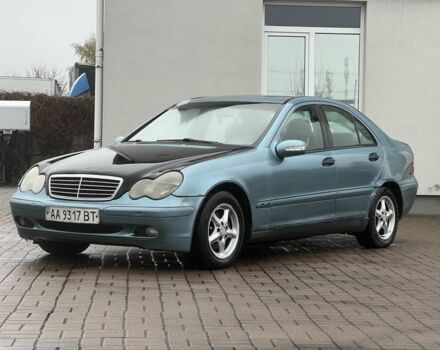 Синий Мерседес Ц-Класс, объемом двигателя 2 л и пробегом 537 тыс. км за 2500 $, фото 1 на Automoto.ua