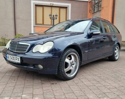 Синий Мерседес Ц-Класс, объемом двигателя 2 л и пробегом 270 тыс. км за 3600 $, фото 1 на Automoto.ua