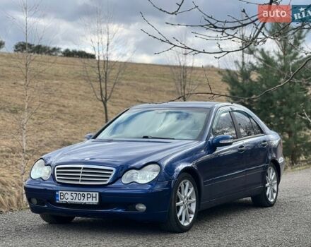 Синий Мерседес Ц-Класс, объемом двигателя 2 л и пробегом 311 тыс. км за 4200 $, фото 1 на Automoto.ua