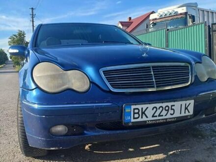 Мерседес Ц-Класс 2002 в Тернополе на Automoto.ua Синий Мерседес Ц-Класс, объемом двигателя 1.8 л и пробегом 262 тыс. км за 3200 $, фото 1 на Automoto.ua