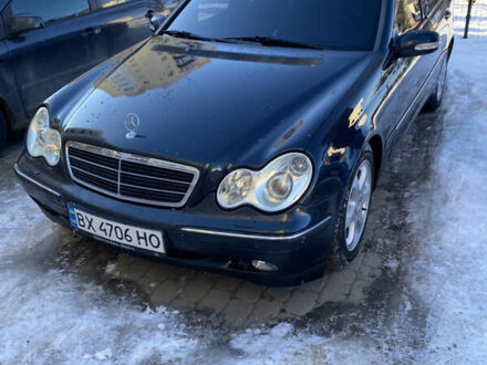 Синий Мерседес Ц-Класс, объемом двигателя 2.7 л и пробегом 370 тыс. км за 4700 $, фото 1 на Automoto.ua