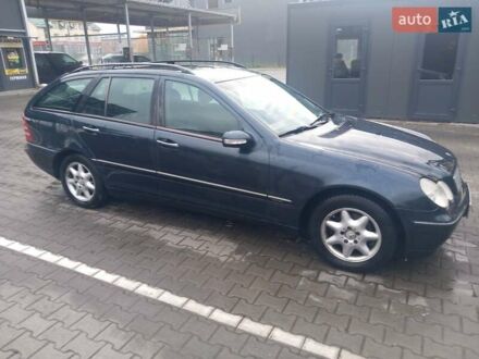 Синій Мерседес Ц-Клас, об'ємом двигуна 2.2 л та пробігом 398 тис. км за 4000 $, фото 1 на Automoto.ua