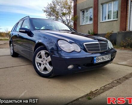 Мерседес Ц-Класс 2002 в Татарбунарах на Automoto.ua Синий Мерседес Ц-Класс, объемом двигателя 2.1 л и пробегом 350 тыс. км за 5555 $, фото 1 на Automoto.ua