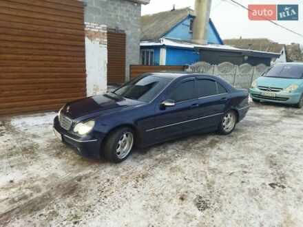 Мерседес Ц-Клас 2002 у Хмельнике на Automoto.ua Синій Мерседес Ц-Клас, об'ємом двигуна 2.7 л та пробігом 440 тис. км за 4100 $, фото 1 на Automoto.ua