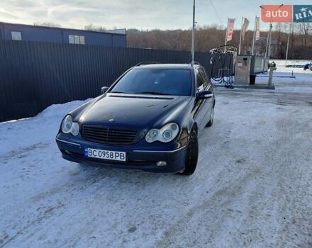 Синий Мерседес Ц-Класс, объемом двигателя 2.7 л и пробегом 424 тыс. км за 3900 $, фото 1 на Automoto.ua