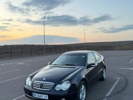 Синий Мерседес Ц-Класс, объемом двигателя 2.2 л и пробегом 286 тыс. км за 5950 $, фото 1 на Automoto.ua