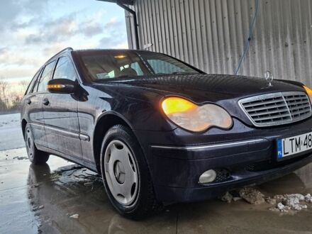 Синий Мерседес Ц-Класс, объемом двигателя 0 л и пробегом 200 тыс. км за 1900 $, фото 1 на Automoto.ua