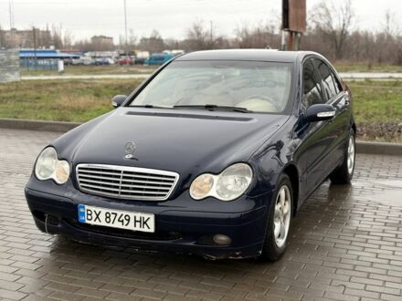 Синий Мерседес Ц-Класс, объемом двигателя 2.1 л и пробегом 320 тыс. км за 3850 $, фото 1 на Automoto.ua